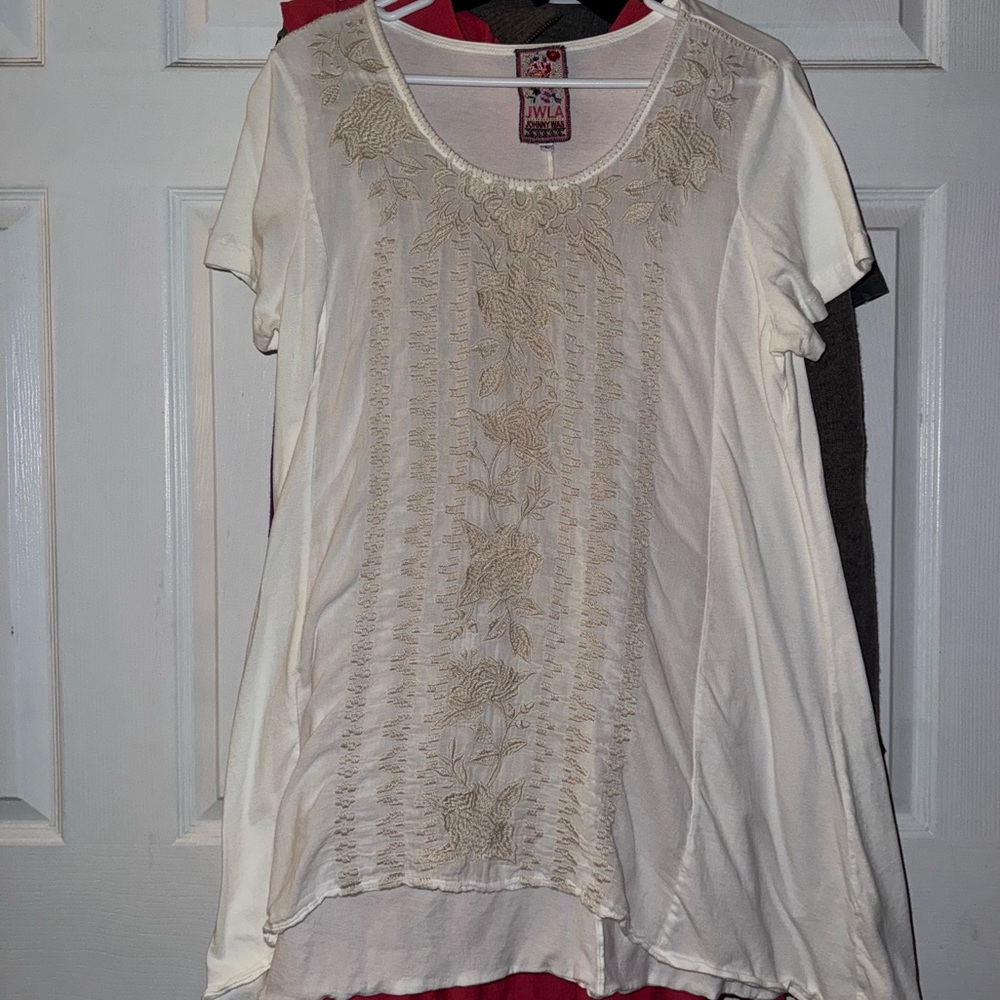 Johnny Was Cream Asymmetrical Embellished Short Sleeve Blouse size Large